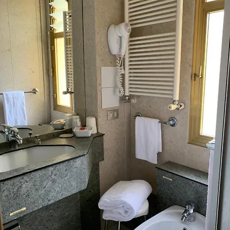 Hotel Roma 3*