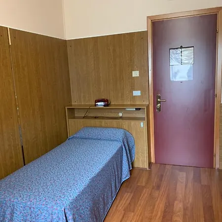 Roma Hotel 3*