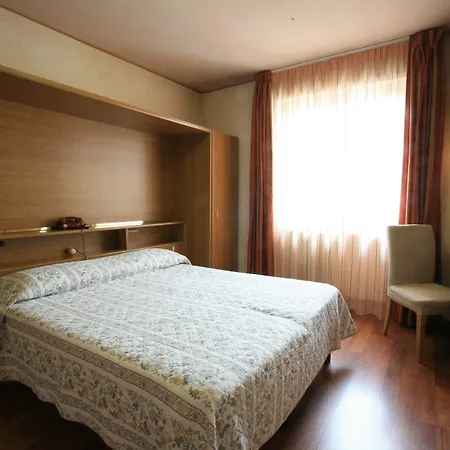 Hotel Roma 3*