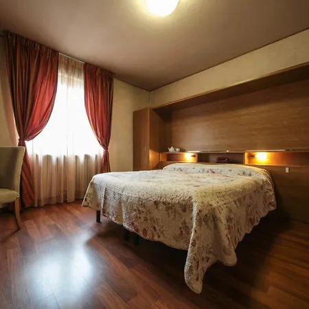 Hotell Roma 3*