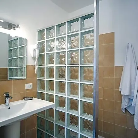 Roma Hotel 3*