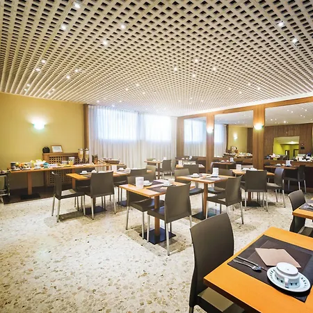 Roma Hotel 3*