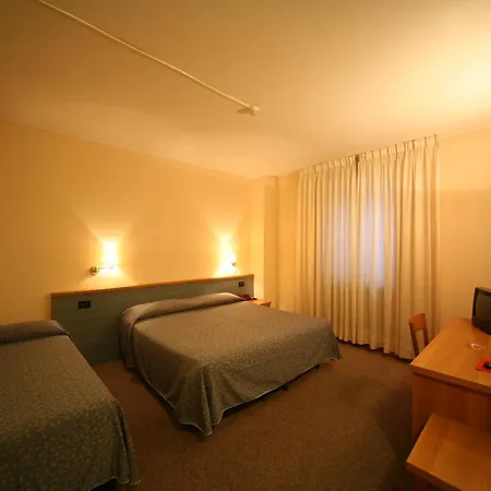 Hotel Roma 3*