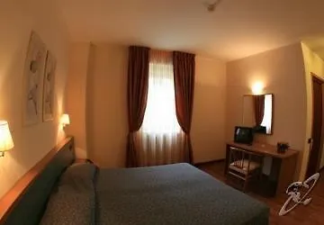 Roma Hotel 3*