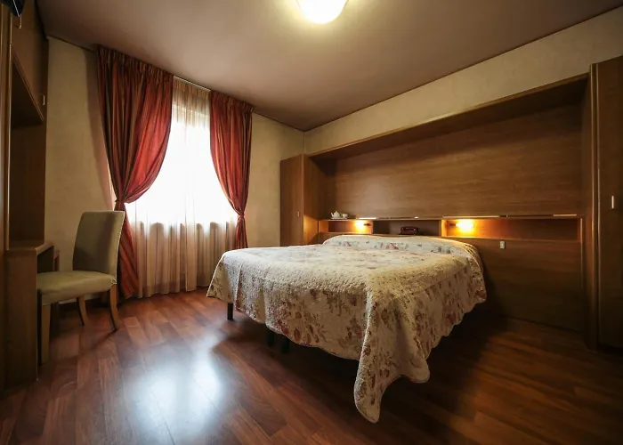 Hotel Roma 3*